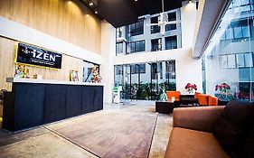 ไอเซน บัดเจท โฮเทล แอนด์ เรสซิเดนซ์ (พลัส)